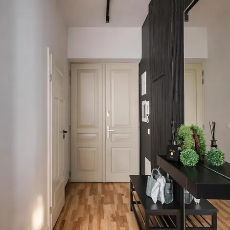 Old Town Love Ac Wifi Smart Tv King Size Bed Parking Balcony Elevator 克拉科夫