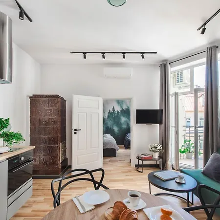Old Town With Balcony Ac Wifi Smart Tv King Size Bed Parking Lägenhet *